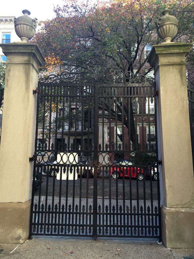 carriage entrance at fabbri home in nyc. Italian Renaissance Revival ...